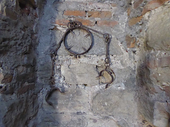 Torture implements, Bender Fortress