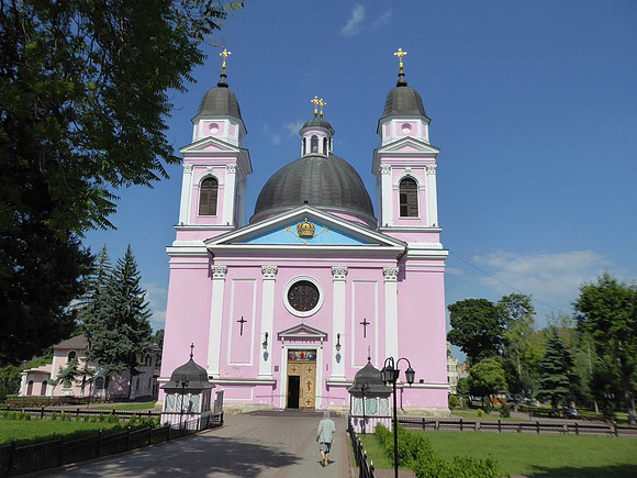 Pink church, Chernivtsi